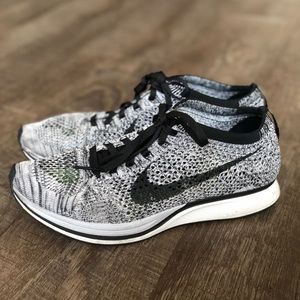 !RARE! Nike Flynit Racer Oreo
